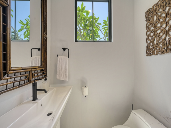 Bayfront Luxury Vacation Rental in Holmes Beach with Private Dock, Pool & Spa